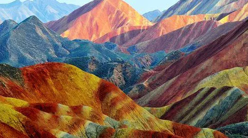 最新研究张掖丹霞地貌与大蓝洞伯利兹对比研究