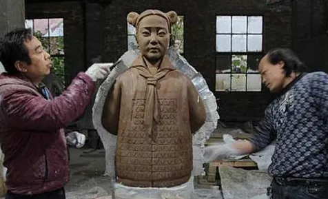刚刚历史学家再发现：秦始皇陵新发现谜团