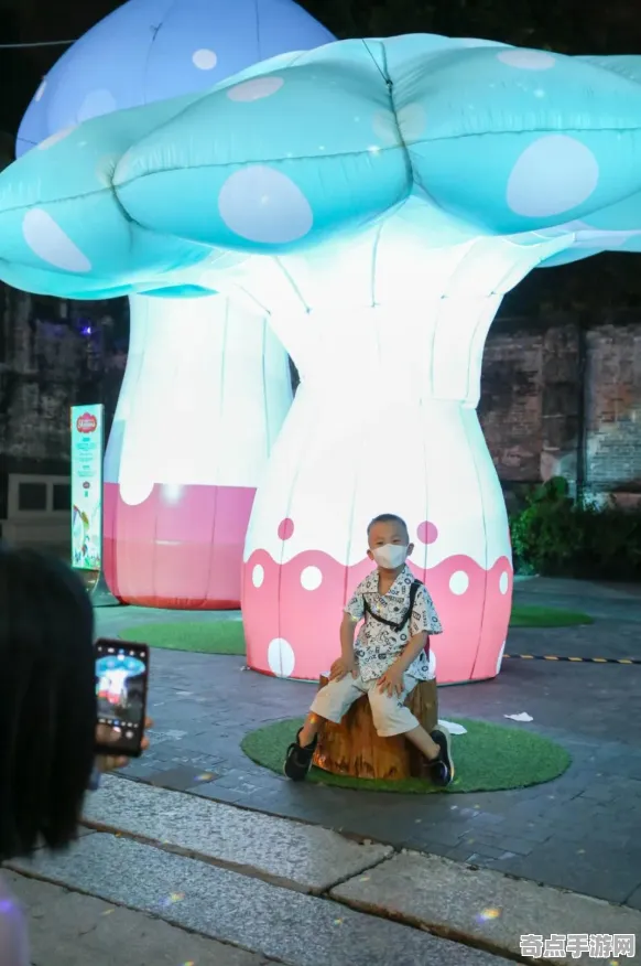 最近发光蘑菇刷新记录，速度每秒30万公里