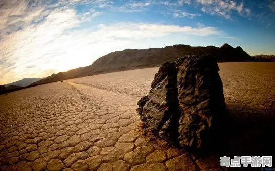 最近死亡谷会走石头形成机制，论文发表